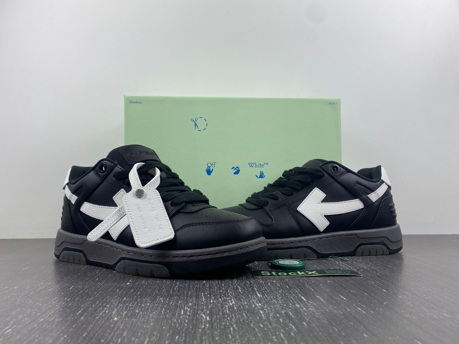 Off-White c/o Virgil Abloh