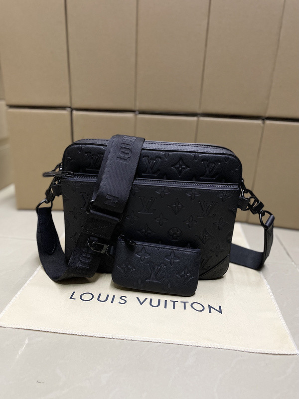 Louis Vuitton Trio Jm messenger