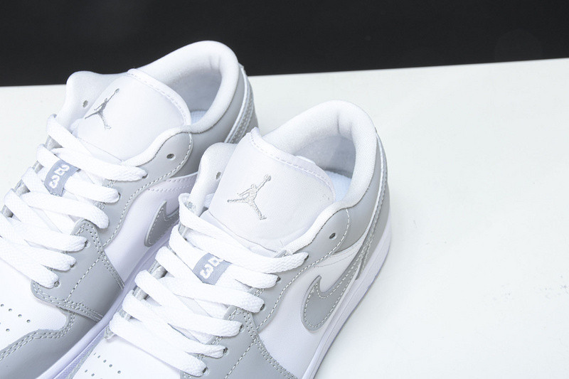 AIR JORDAN 1 LOW 