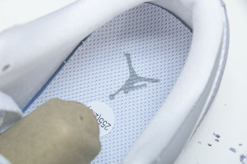 AIR JORDAN 1 LOW 