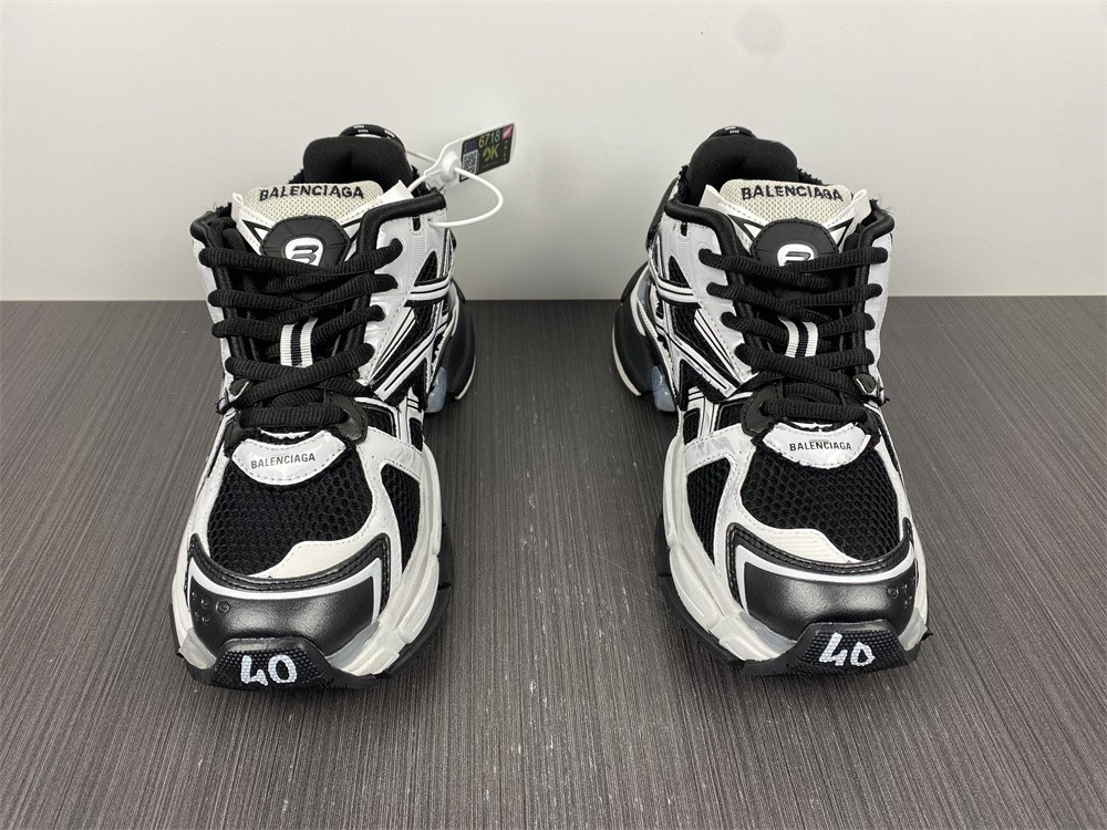 Ba*len*cia*ga runner 677403-w3rb2-9010
