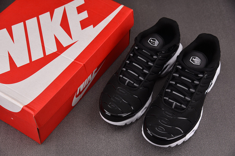 Nike Air Max Plus Black Womens | DM2362-001