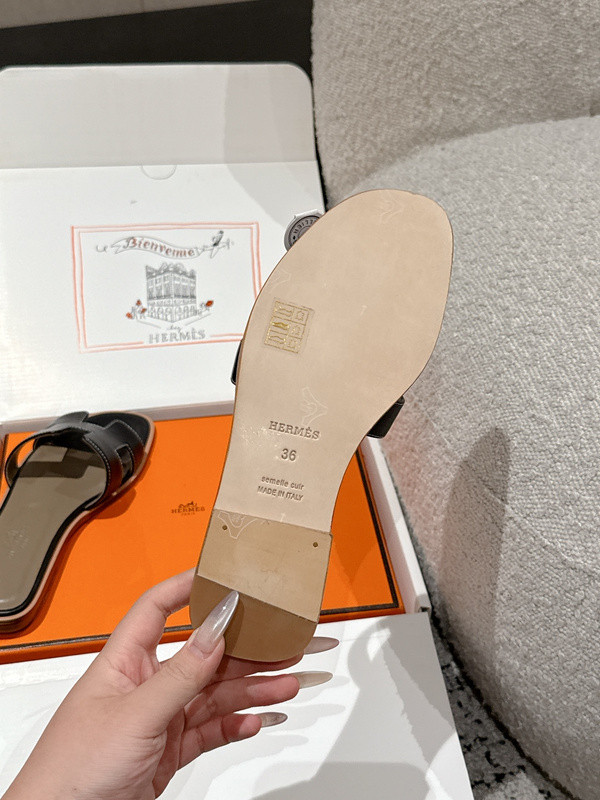 H*rmes Sandals