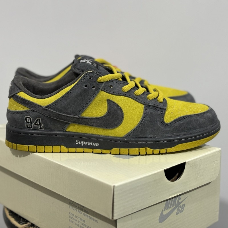 Suprem* x Nike SB Dunk Low Camper Green HQ8487-300