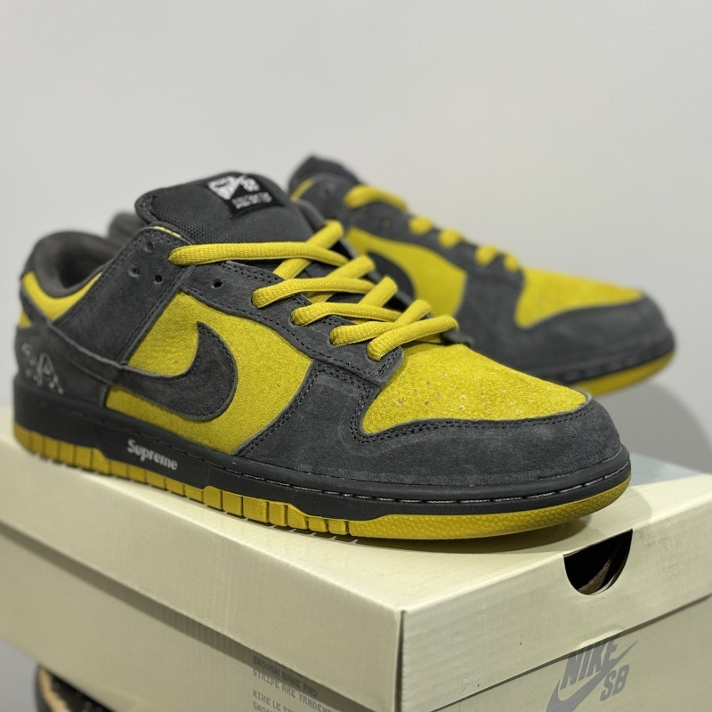 Suprem* x Nike SB Dunk Low Camper Green HQ8487-300