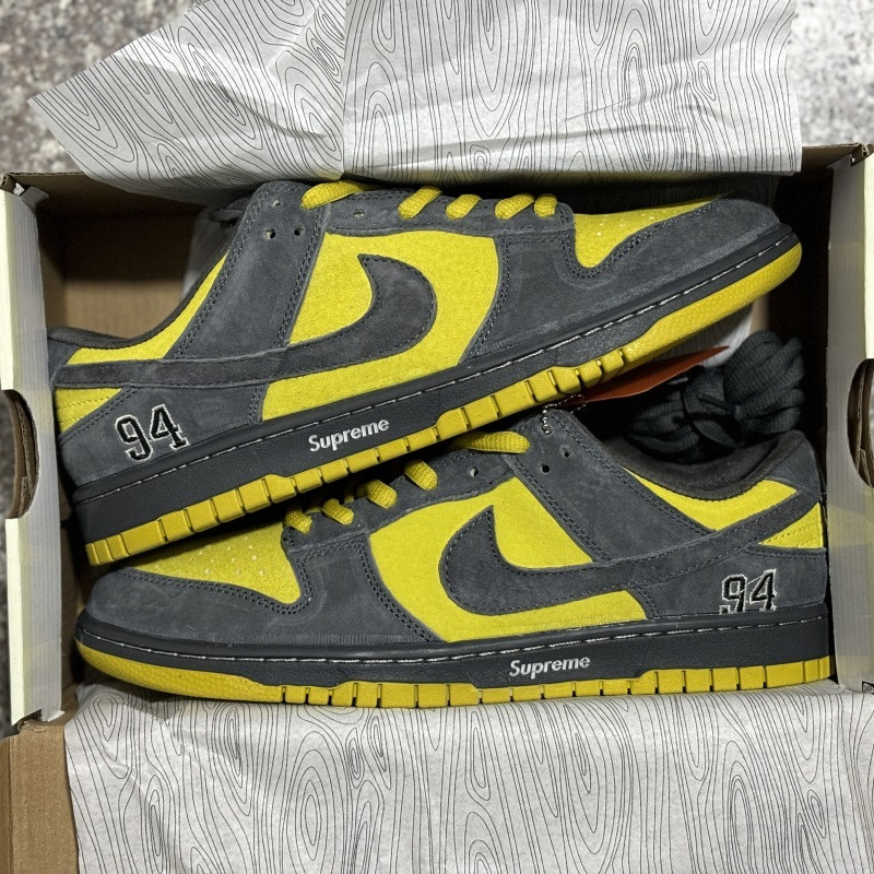 Suprem* x Nike SB Dunk Low Camper Green HQ8487-300