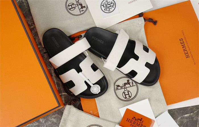 H*rmes Sandals