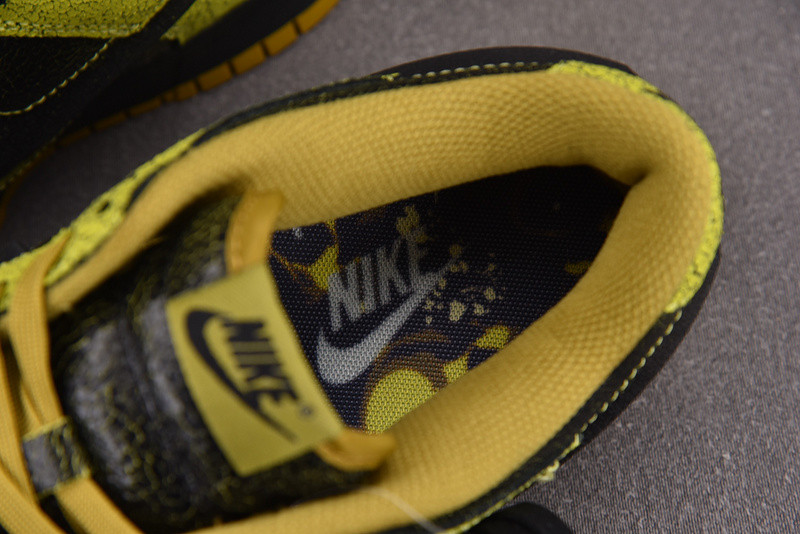 Nike Dunk Low "Halloween Skull" HV6103-300