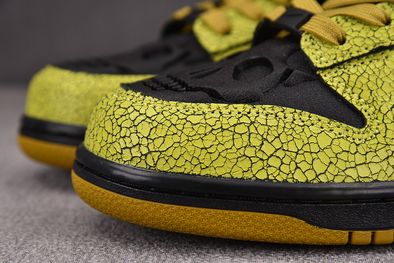 Nike Dunk Low "Halloween Skull" HV6103-300
