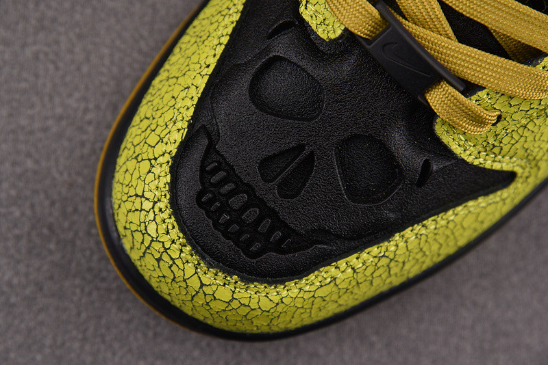 Nike Dunk Low "Halloween Skull" HV6103-300