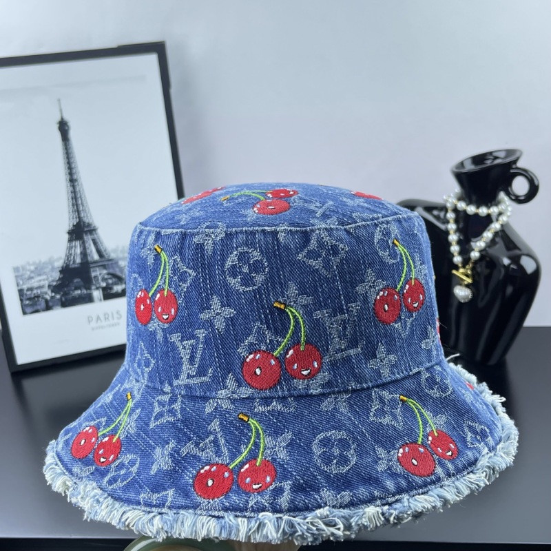 LOU1S VU1*TT*ON HAT