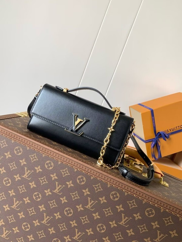 Louis Vuitton Wallet On Chain Capucines