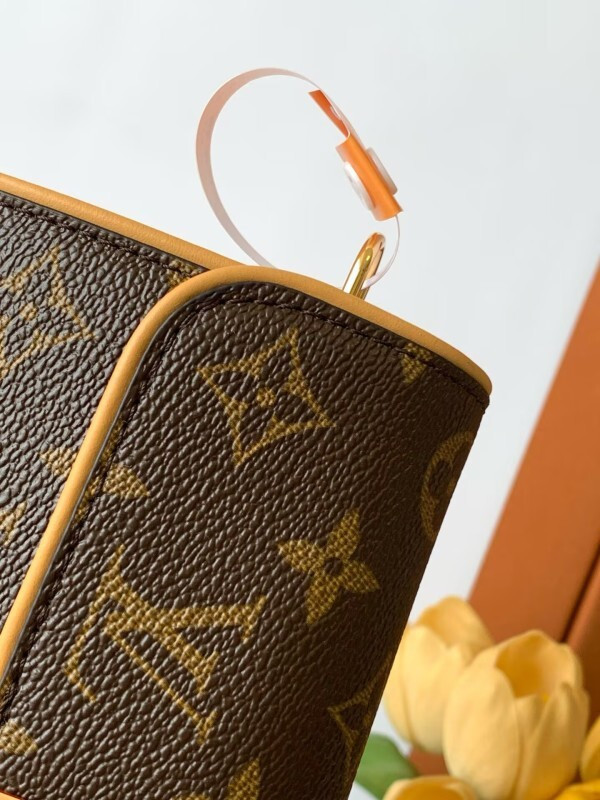 1V POCHETTE CAMILLE