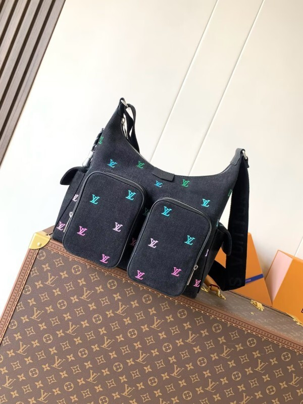 Louis Vuitton Hobo Cargo