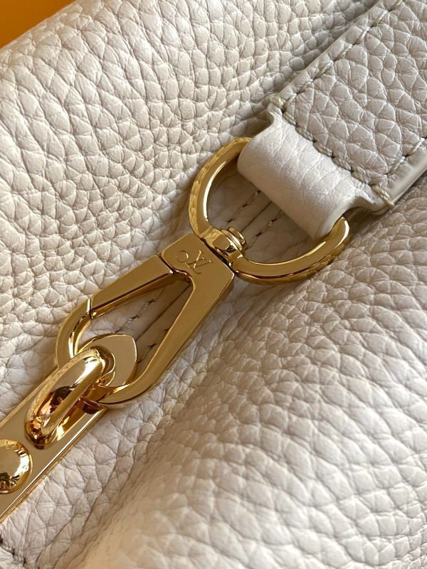 LV capucines