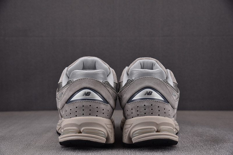 New Balance 2002R 