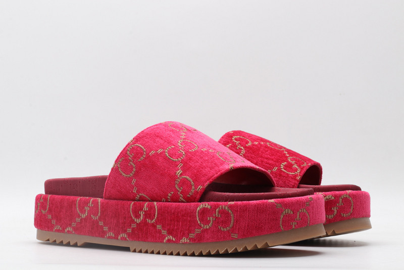 GUC LEATHER SLIDE