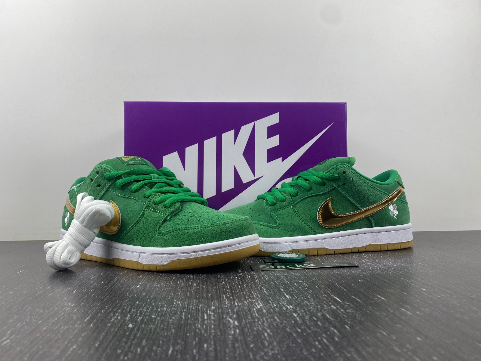 Dunk Low SB 