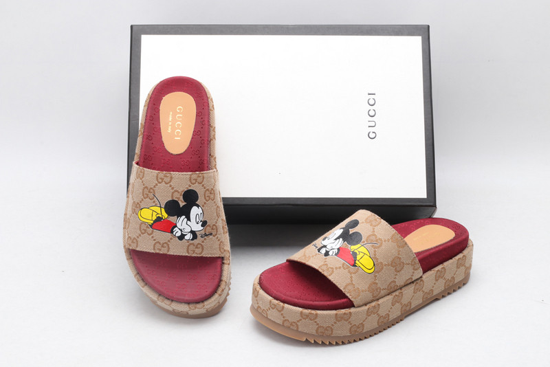 GUC LEATHER SLIDE