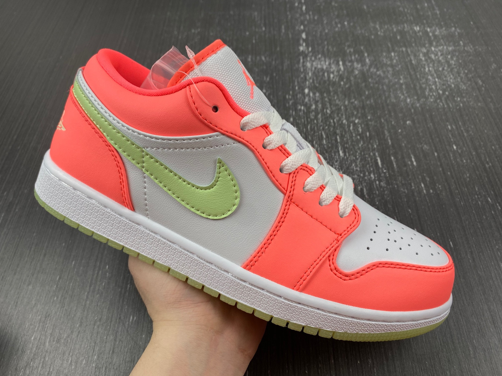 Air Jordan 1 Low SE FN6772-671