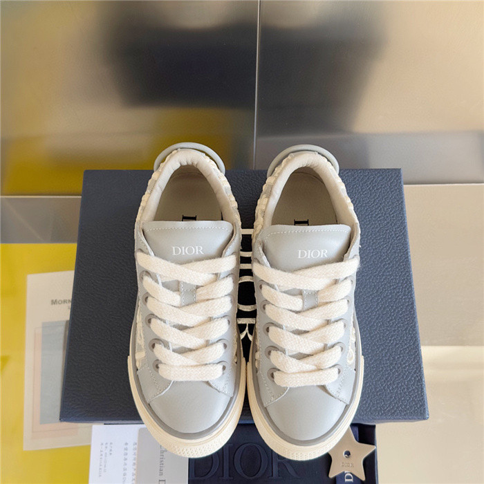 DR B33 SNEAKER