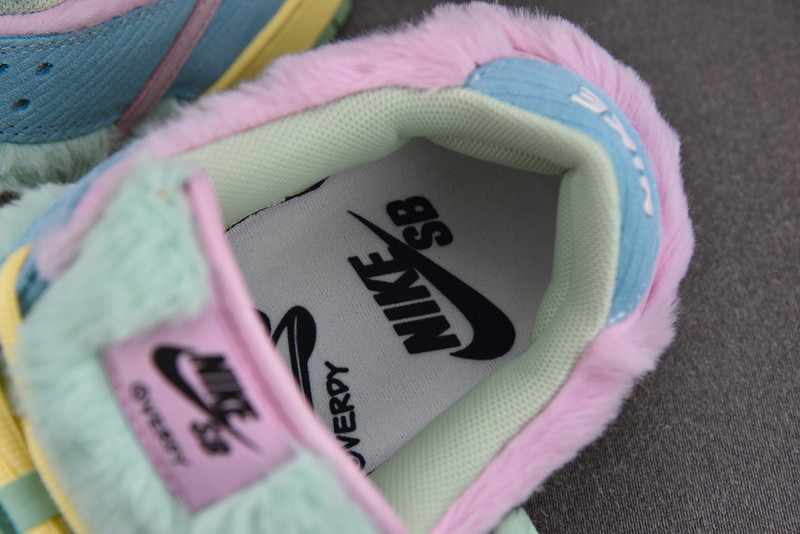 Nike x Verdy SB Dunk Low 