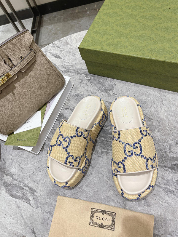 GUC LEATHER SLIDE