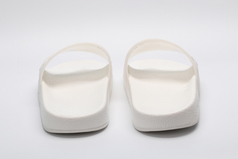 GUC LEATHER SLIDE