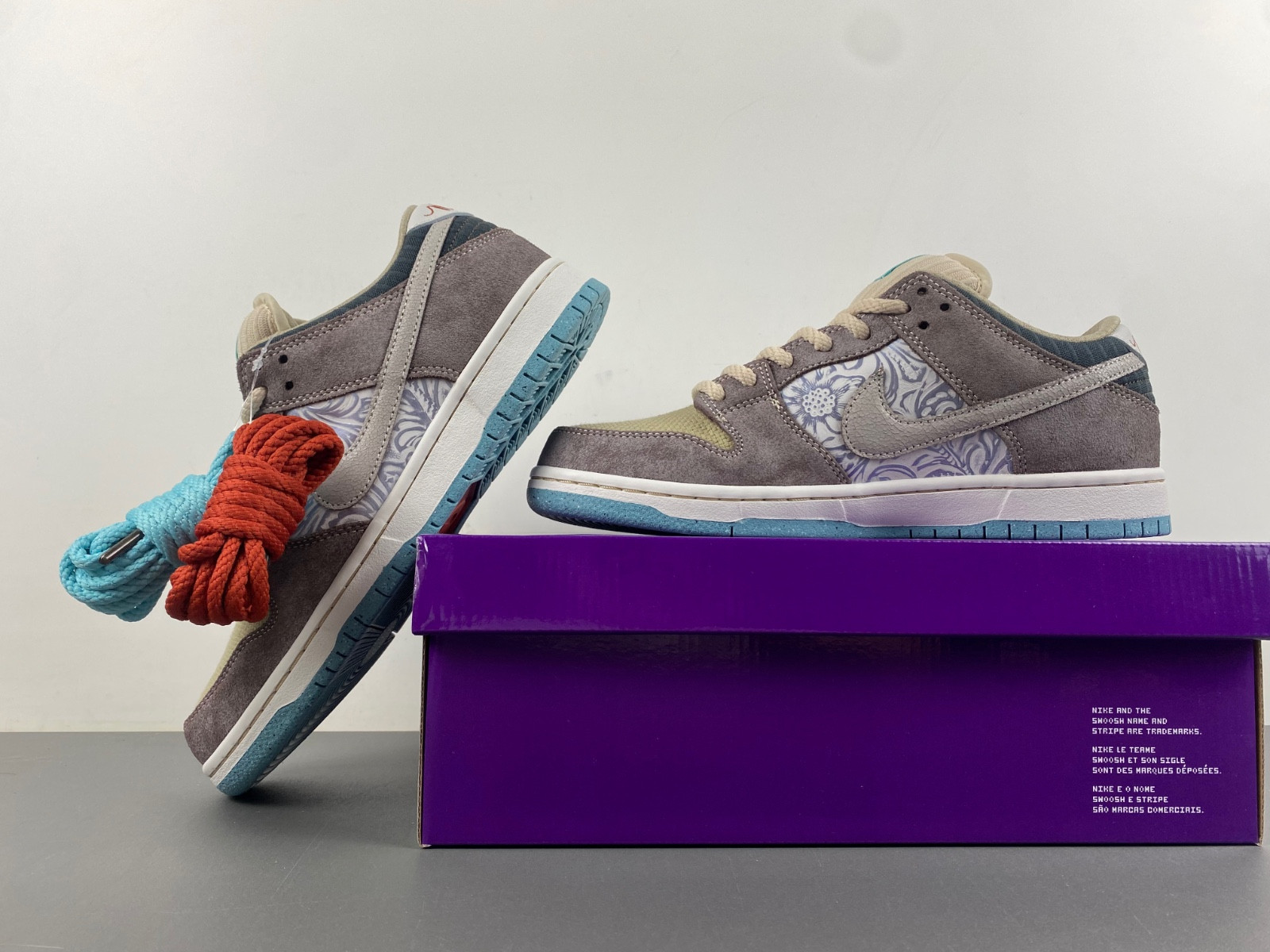 Dunk Low SB 